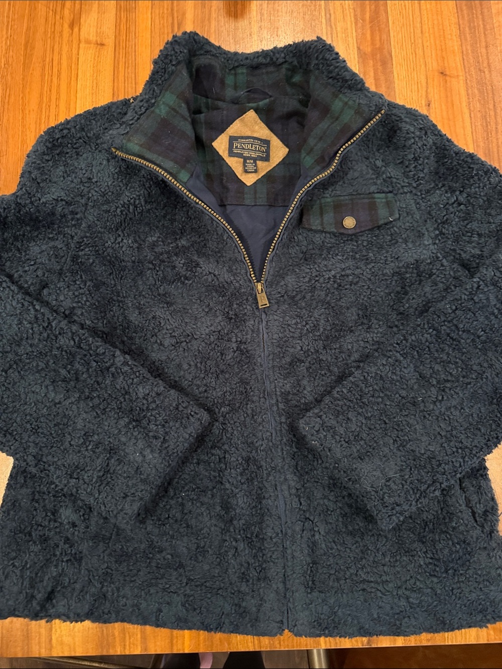 Pendleton Ladies Fuzzy Zip Up Jacket Coat Navy Plaid Front Pockets EUC Medium